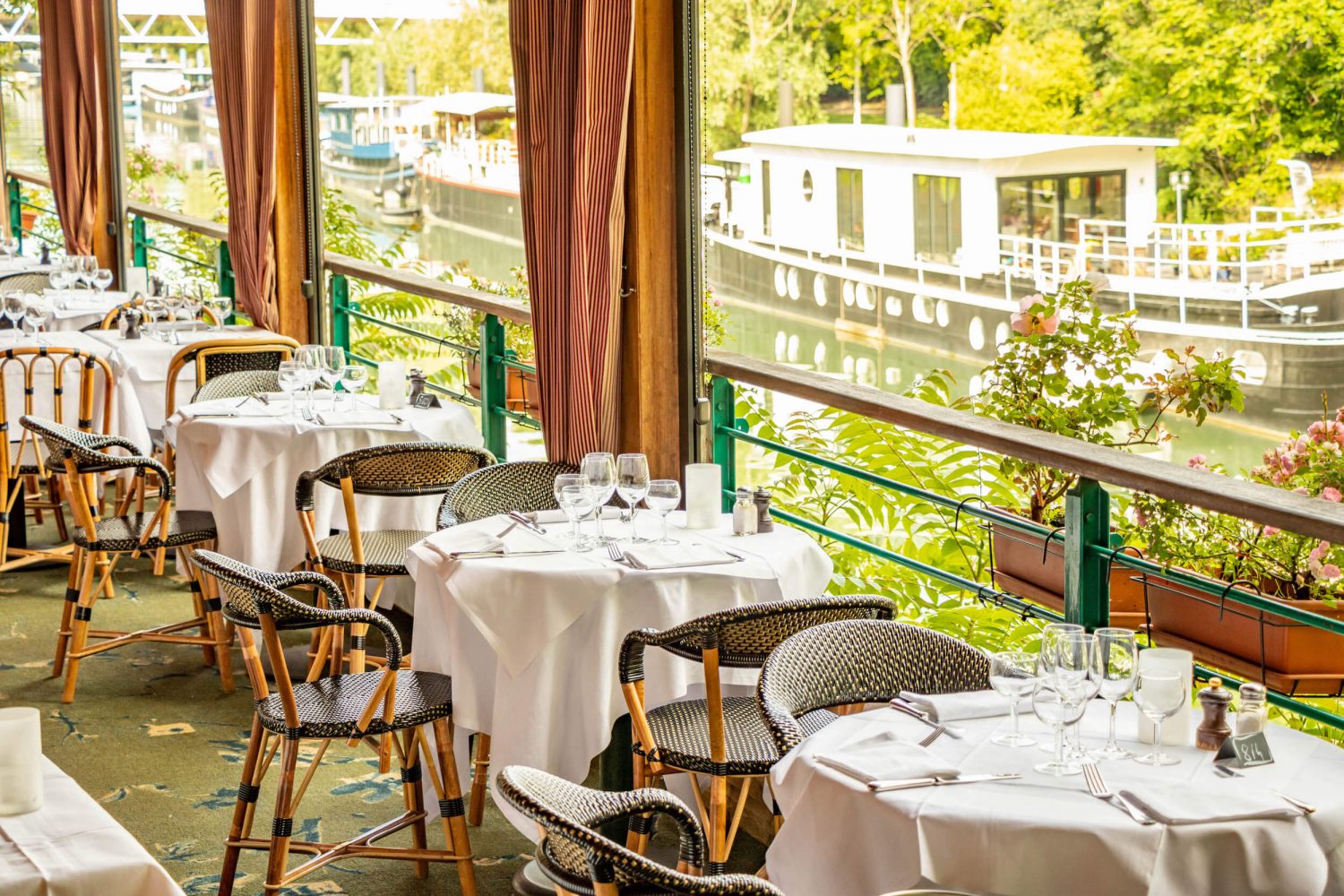 4 Rond Point Claude Monet 92300 Levallois Perret Galerie photos - Restaurant Le Petit Poucet