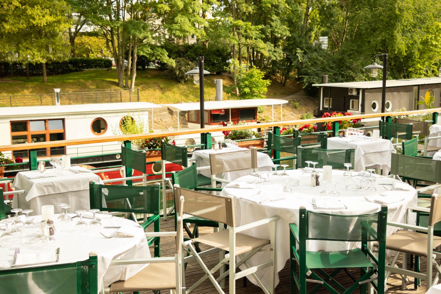 4 Rond Point Claude Monet 92300 Levallois Perret Photo Gallery - Restaurant Le Petit Poucet